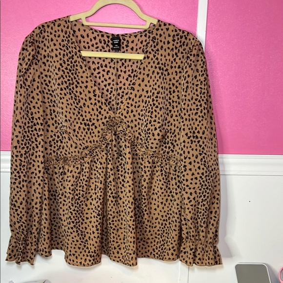 Leopard Print V-Neck Blouse - Picture 1 of 6